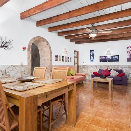 Home2book Quiet With Private Pool Triquivijate